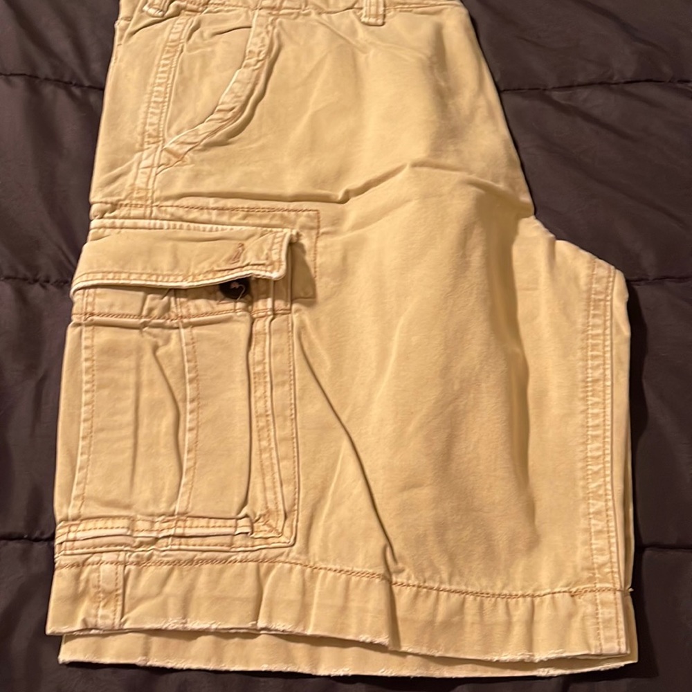 Mens American Eagle cargo shorts size 38